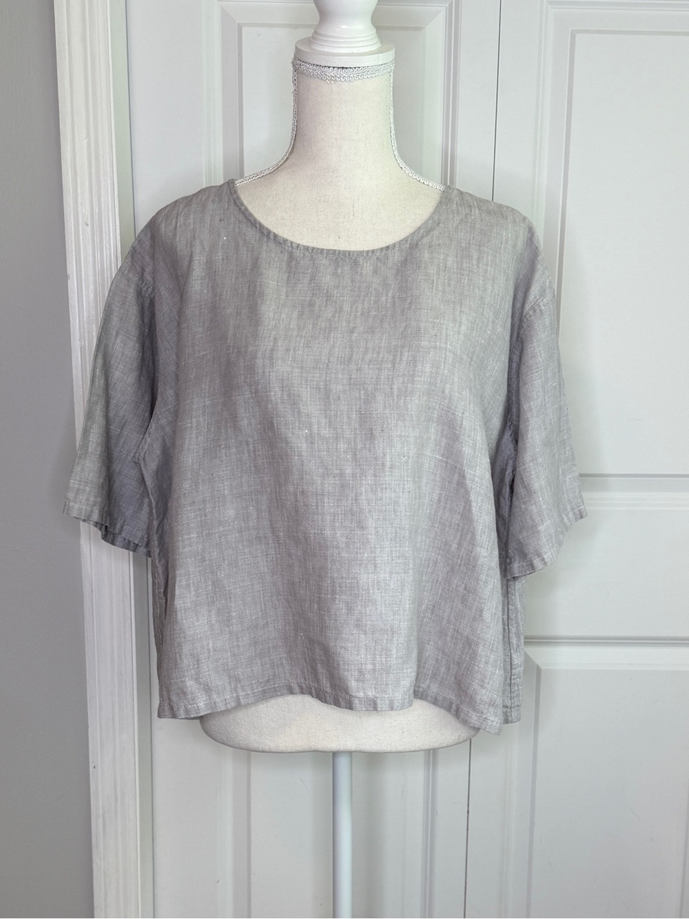 VIVID Light Grey Linen Cropped Short Sleeve Top Medium Boxy Relaxed Coastal Gray